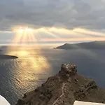 On The Cliff Hotel 4*