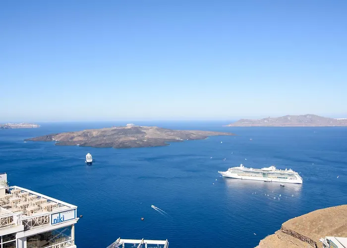 On The Cliff Hotel Fira (Santorini)