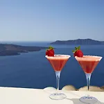 On The Cliff Hotel Fira (Santorini)