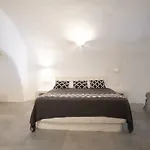 Hotel On The Cliff