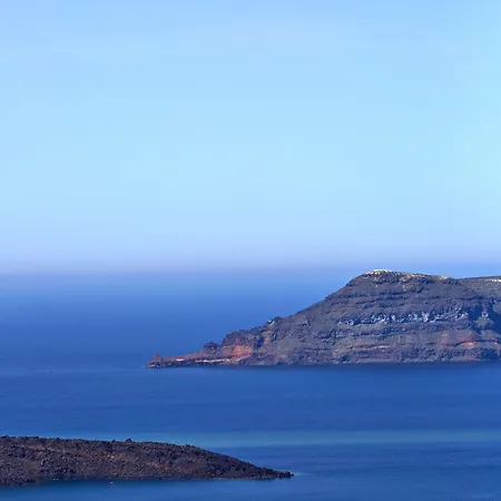 On The Cliff Hotel Firá