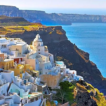On The Cliff 4* Fira (Santorini)