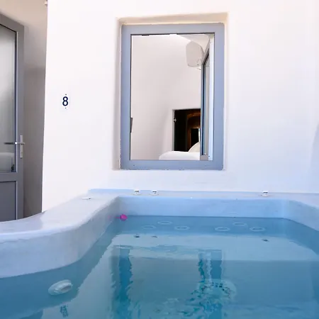 On The Cliff 4* Fira (Santorini)