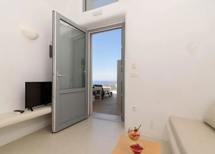 On The Cliff Hotel 4*