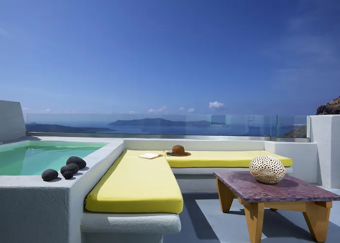 On The Cliff Hotel Fira (Santorini)