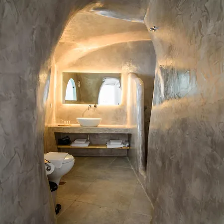 On The Cliff Hotel 4*