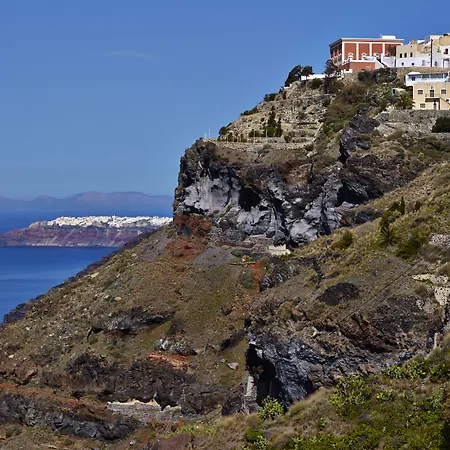 On The Cliff Hotel 4*