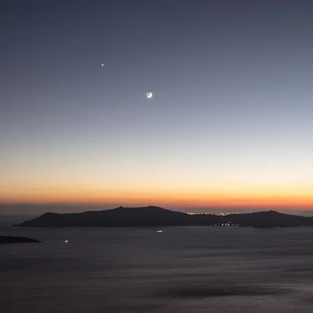 On The Cliff 4* Fira (Santorini)