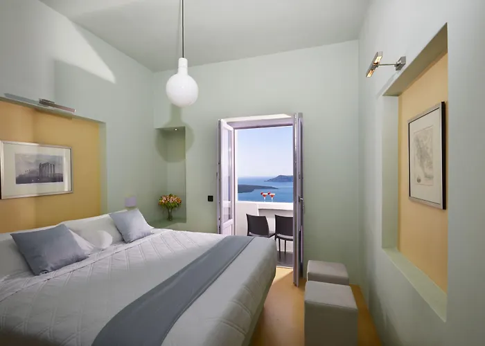 On The Cliff 4* Fira (Santorini)