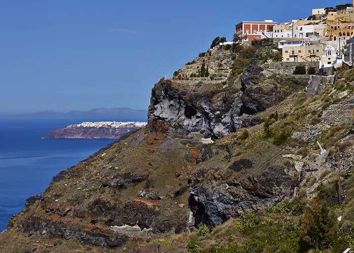 On The Cliff Hotel 4*