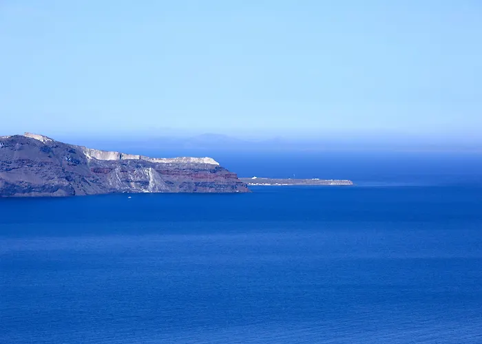 On The Cliff Hotel 4*