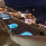ホテル On The Cliff サントリーニ