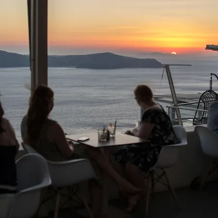 On The Cliff Hotel 4*