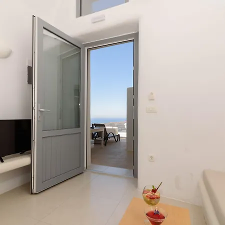 On The Cliff Hotel 4*