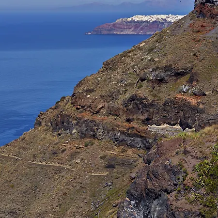 Hotel On The Cliff 4*